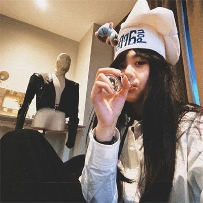 蜂蜜罐上的圣玛利 封面